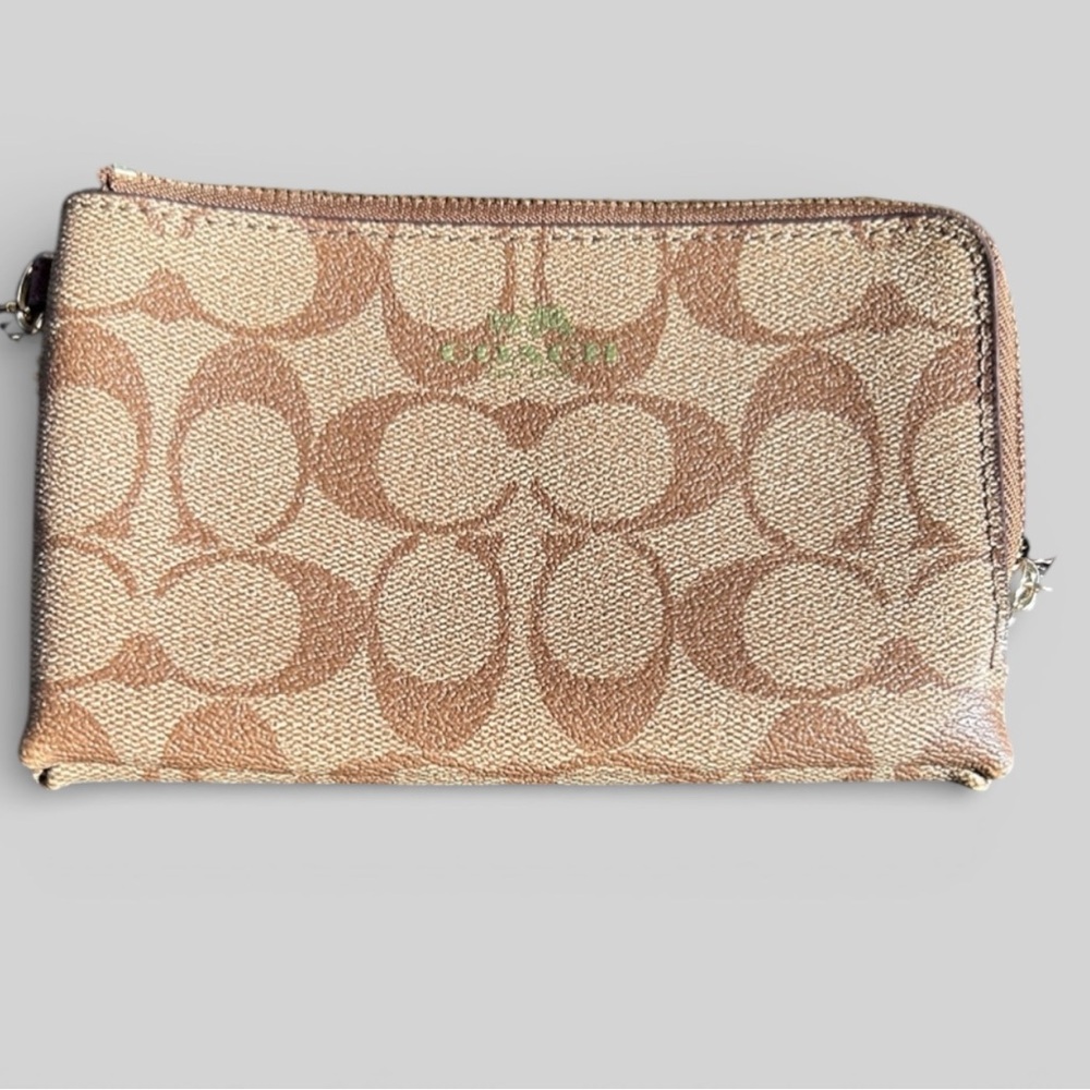 Coach Classic leather double zip tan wallet preppy ladies
